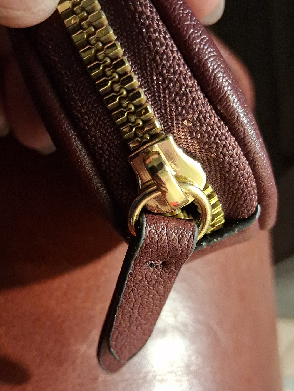 Cute Coin Charm In Wine. Unknown - Picture 3 of 6